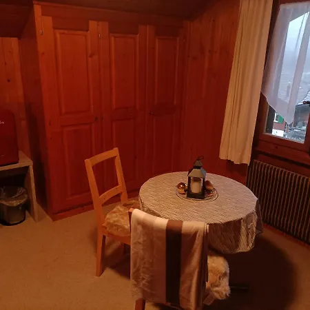Ferienzimmer Chalet Gassli 1-2 Personen *