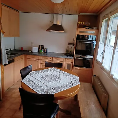 Ferienzimmer Chalet Gassli 1-2 Personen شقة